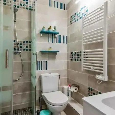 Magnificent Apt With Terrace ! كابورغ